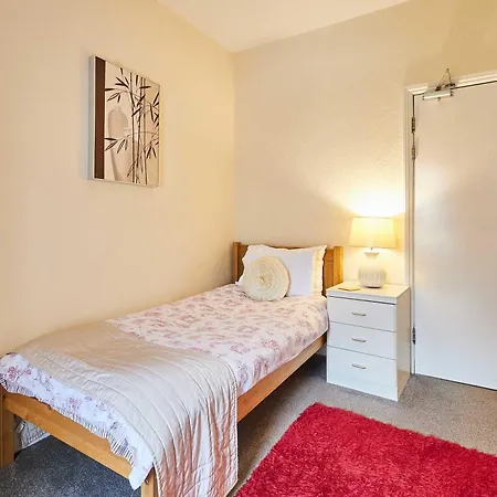Host & - Norwood Street *